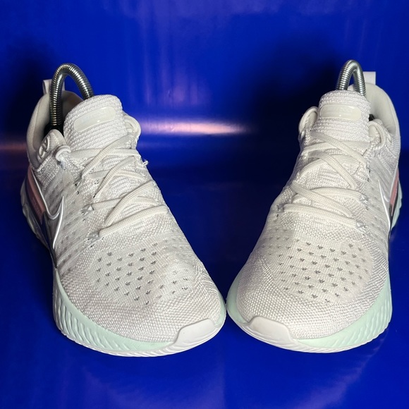 NEW Nike React Infinity Run Flyknit 2 Platinum Tint Women’s Size 7.5 Fast Ship - Picture 2 of 7